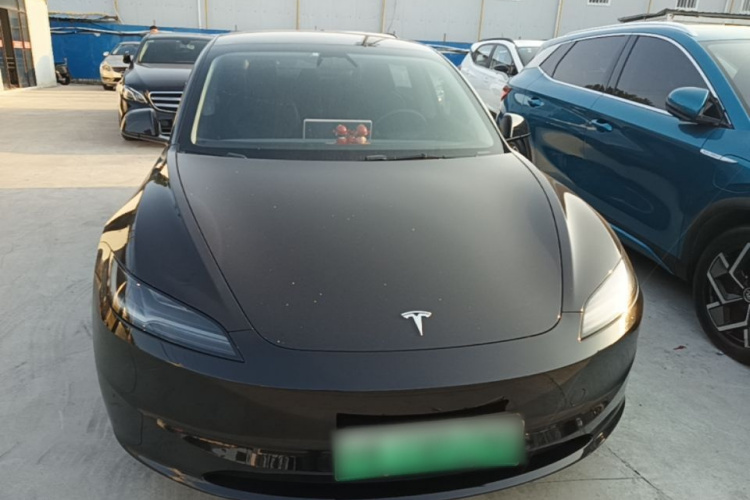 Tesla Model 3 2023 car image #3