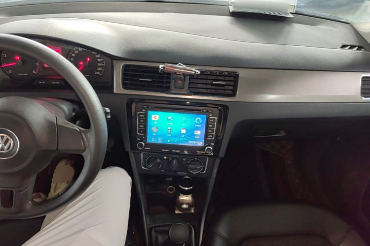 Volkswagen Santana 2016 car image #10