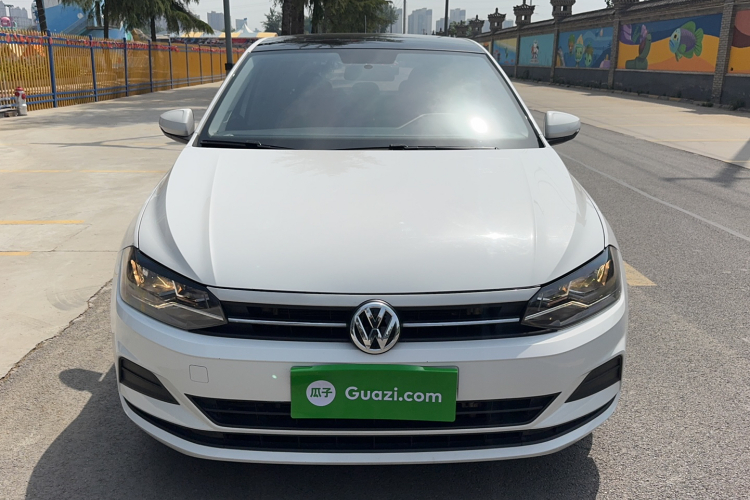 Volkswagen Polo 2021 car image #3
