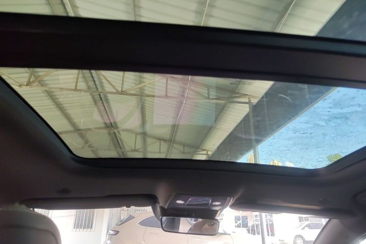 BYD Han 2023 car image #18