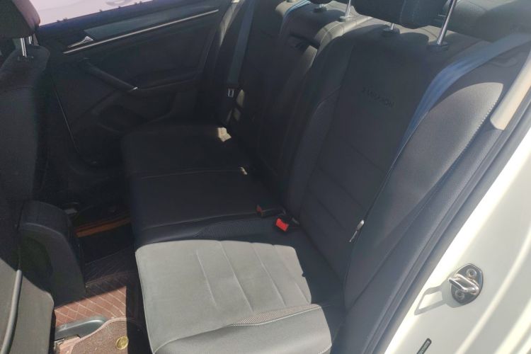 Volkswagen Bora 2017 car image #17