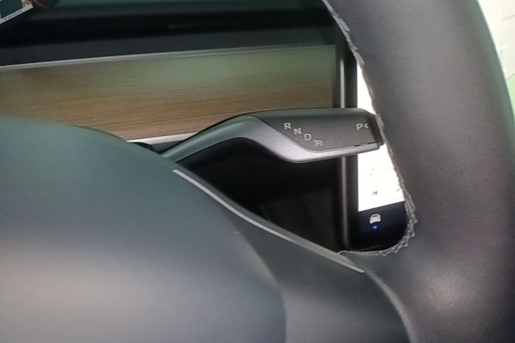 Tesla Model Y 2021 #14 Tesla Model Y 2021 car image #14