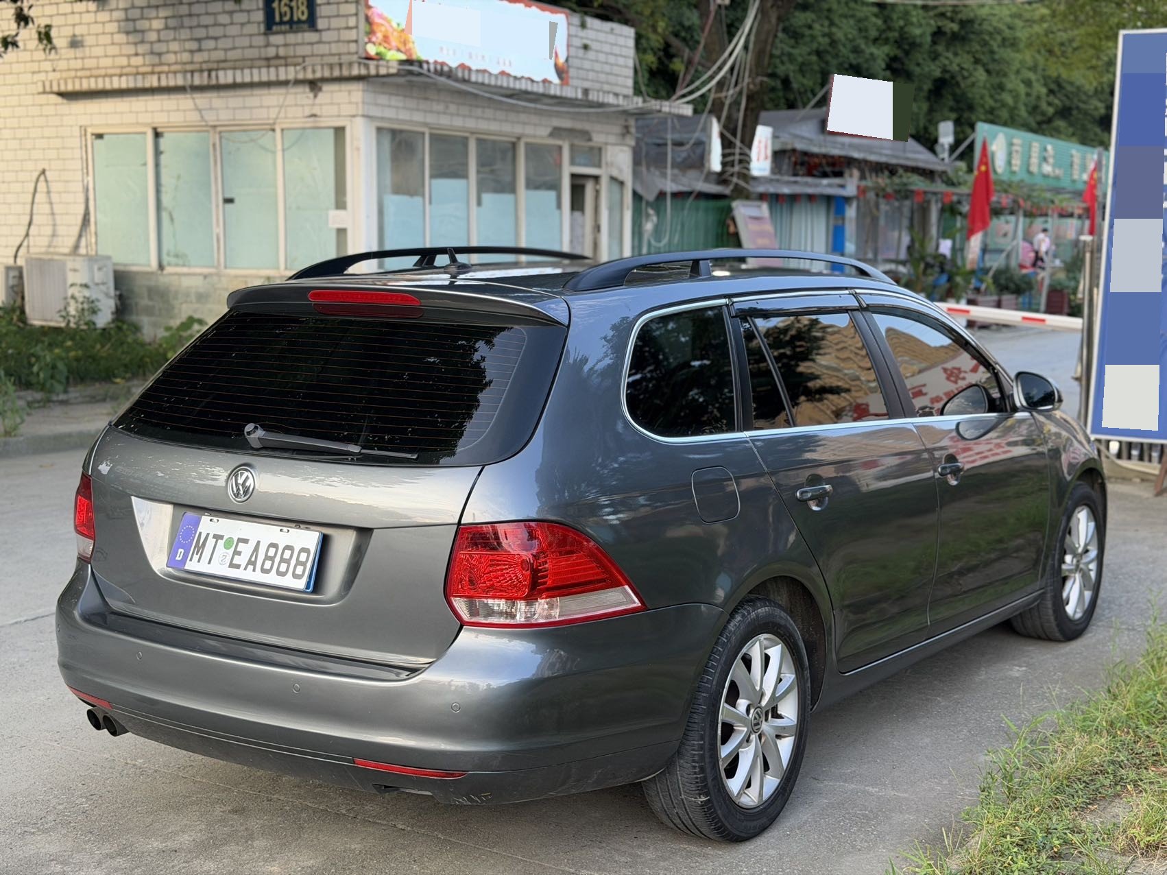 2013 car image #6
