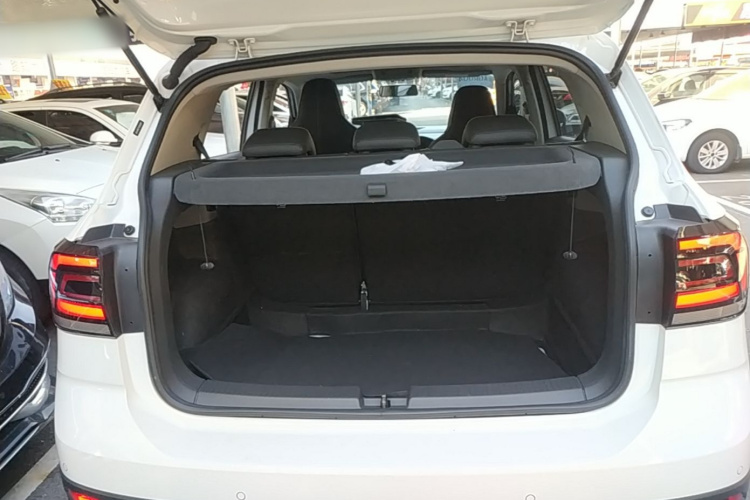 Volkswagen T-Cross 2020 #19 Volkswagen T-Cross 2020 car image #19