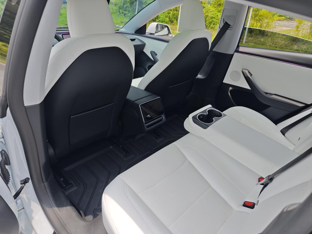 Tesla Model 3 2025 car image #24