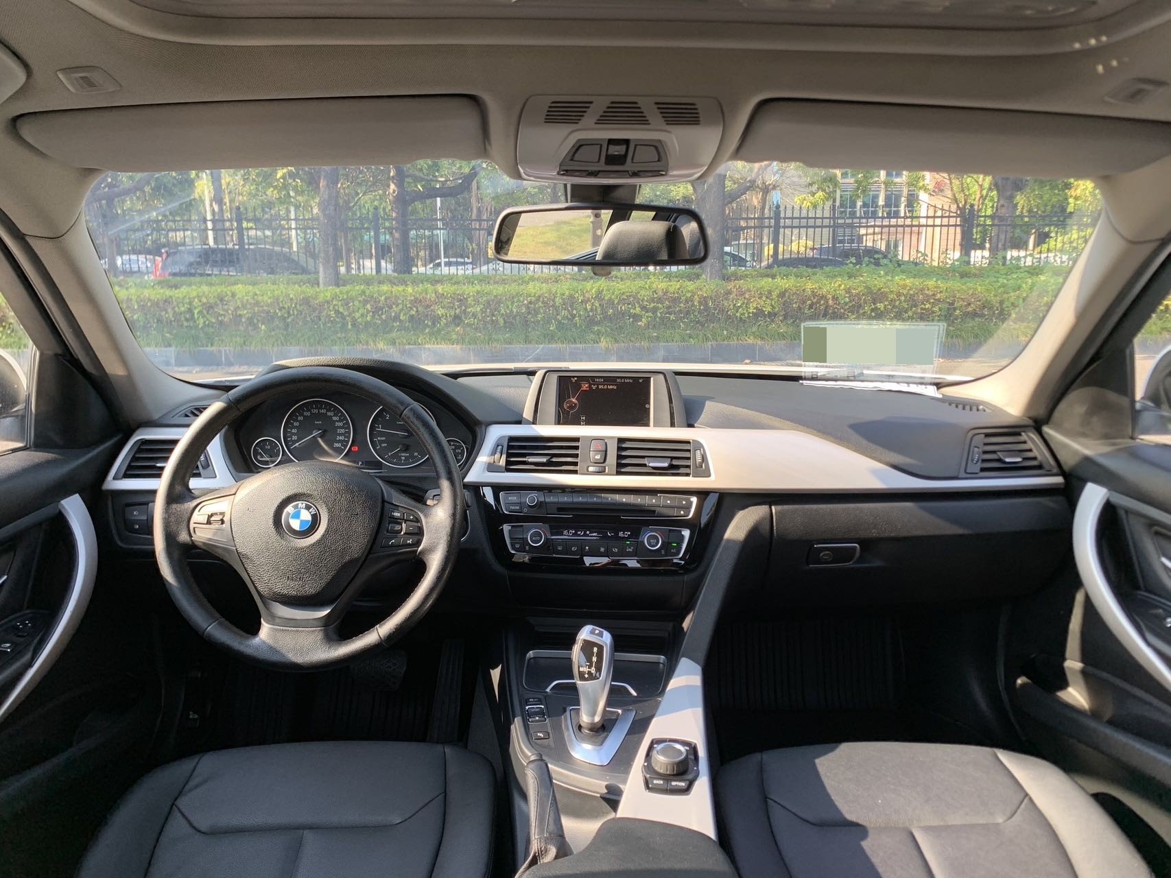 BMW 3 Series 2015 #9 BMW 3 Series 2015 صورة سيارة #9