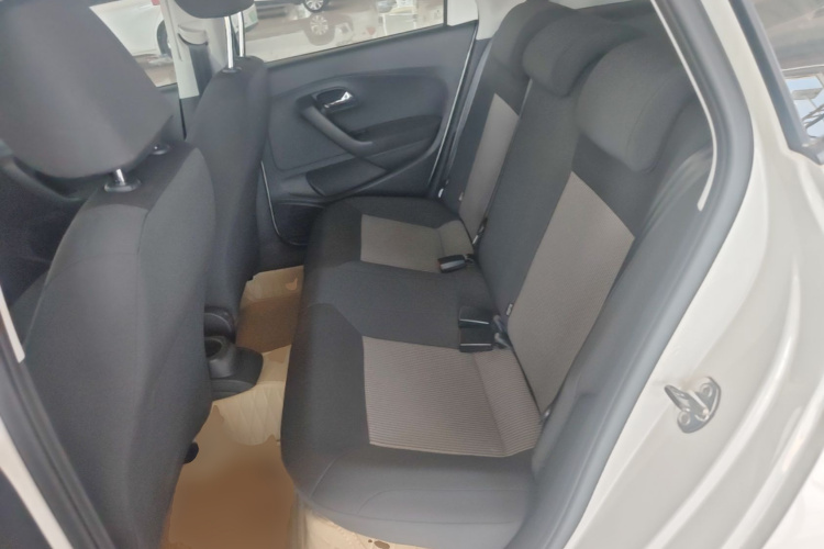 Volkswagen Polo 2018 car image #13