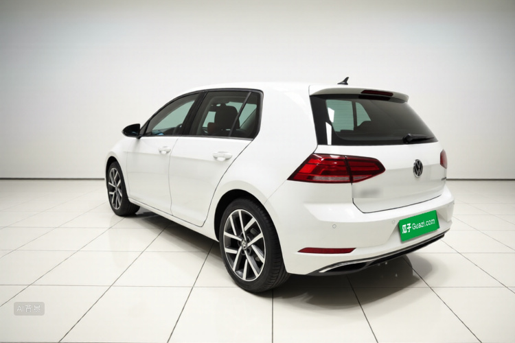 Volkswagen Golf 2020 car image #5