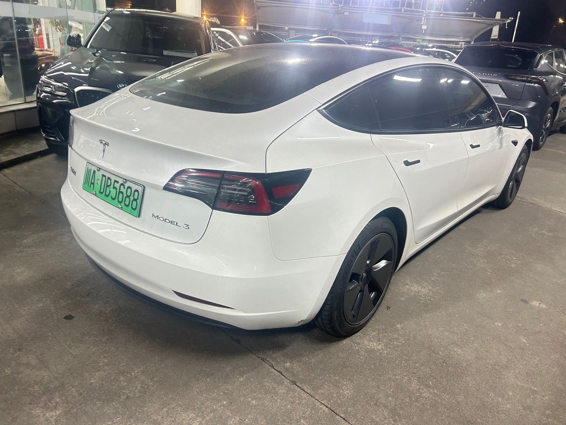 Tesla Model 3 2021 car image #2