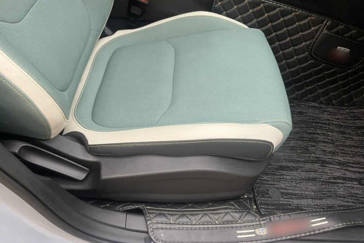 GEELY Emgrand L HiP 2022 car image #19