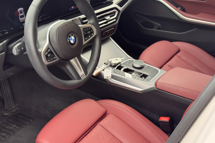 BMW 3 Series 2023 صورة سيارة #11