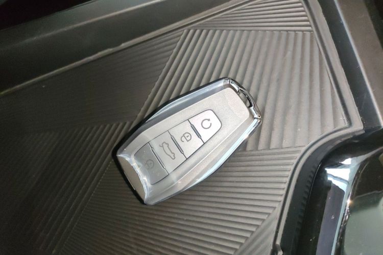 GEELY Coolray 2025 car image #14