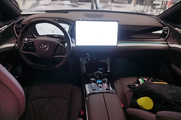 BYD Han 2024 car image #10