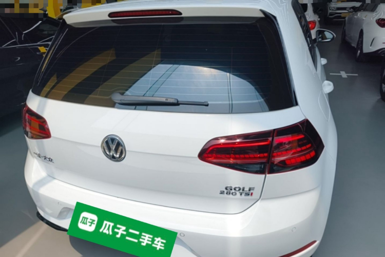 Volkswagen Golf 2019 car image #4