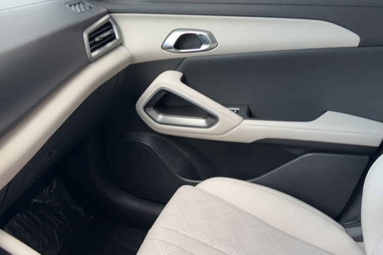BYD YuanUP 2025 car image #17