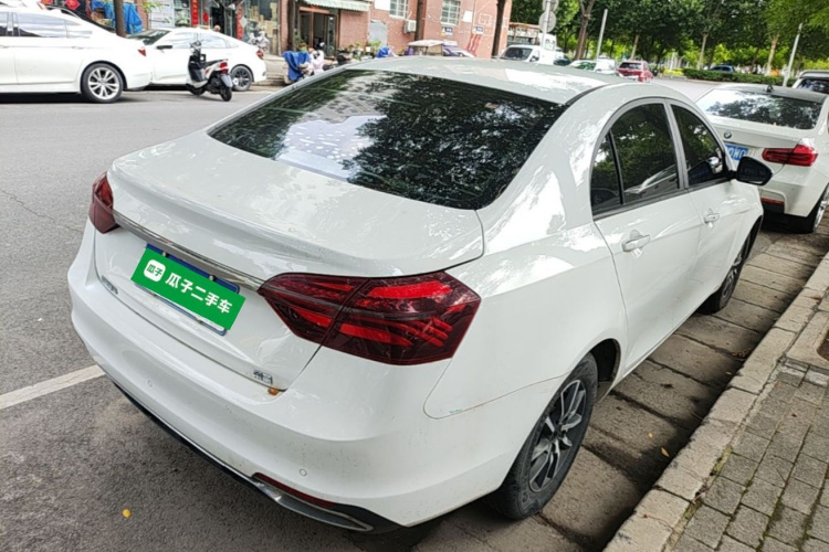 GEELY Emgrand 2019 car image #7