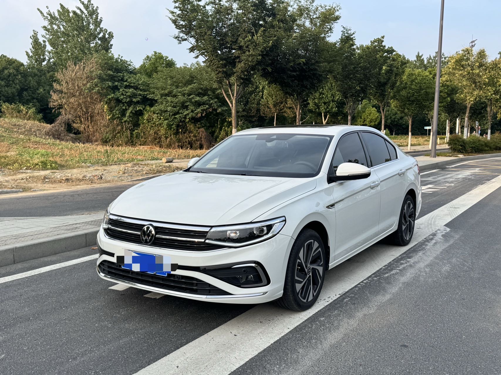 2023 2023 immagine di auto
