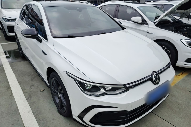 Volkswagen Golf 2022 car image #4