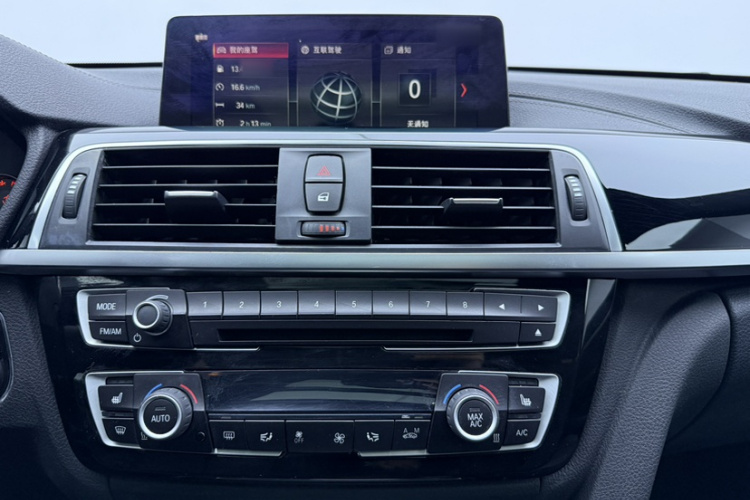 BMW 3 Series GT 2019 #16 BMW 3 Series GT 2019 car image #16