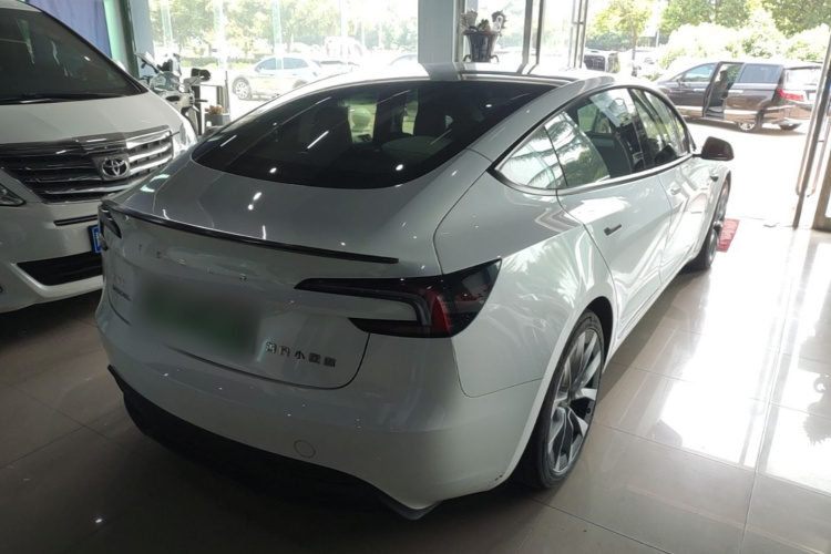 Tesla Model 3 2023 car image #7