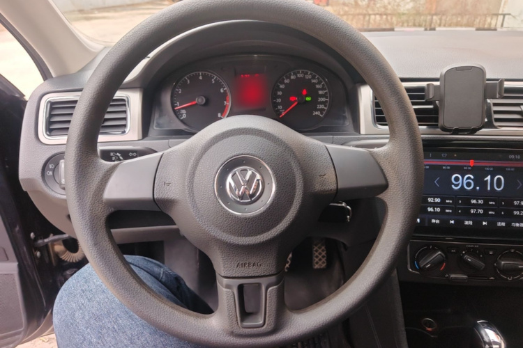 Volkswagen Santana 2016 car image #11