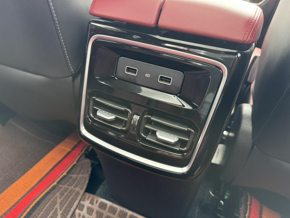 Jetour X70 PLUS 2023 car image #15