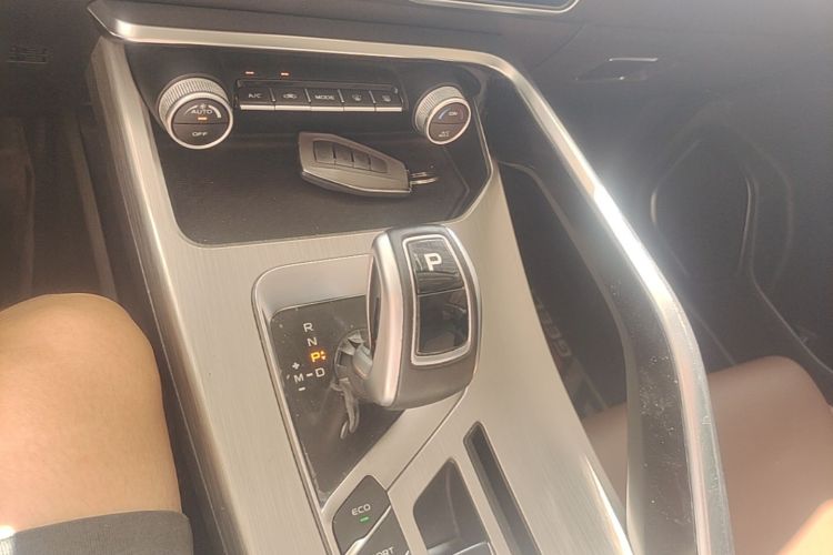 GEELY Coolray 2018 immagine di auto #18