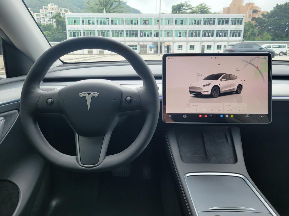 Tesla Model Y 2023 #13 Tesla Model Y 2023 car image #13