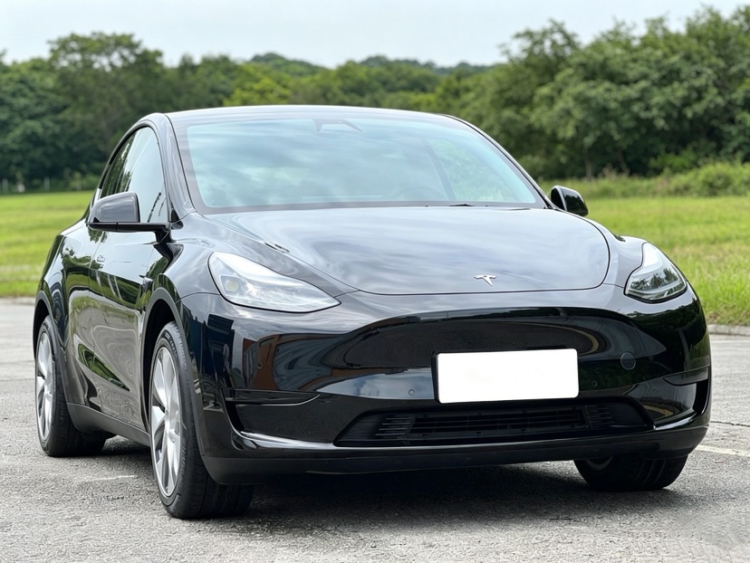 Tesla Model Y 2023 صورة سيارة #3