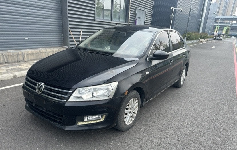 Volkswagen Santana 2013 car image 