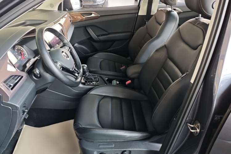 Volkswagen Tharu 2021 car image #15