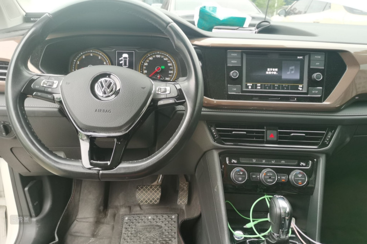 Volkswagen Tharu 2020 car image #11