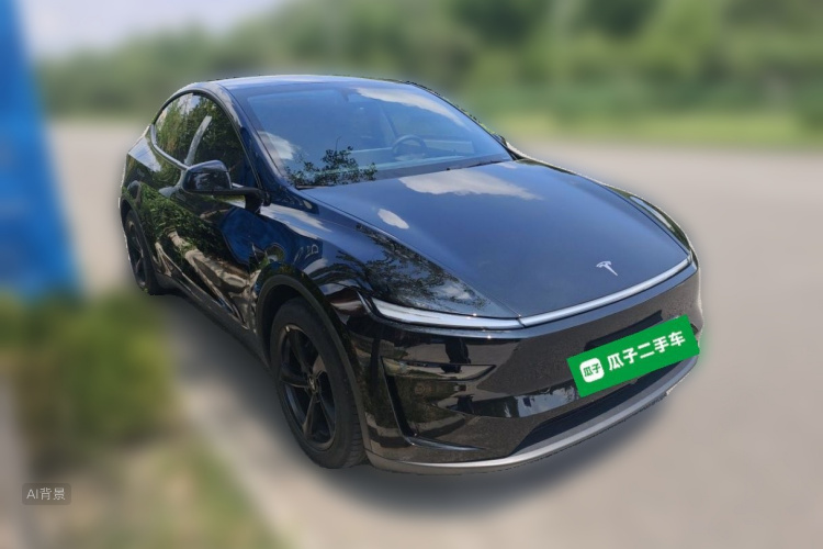 Tesla Model Y 2025 #4 Tesla Model Y 2025 car image #4