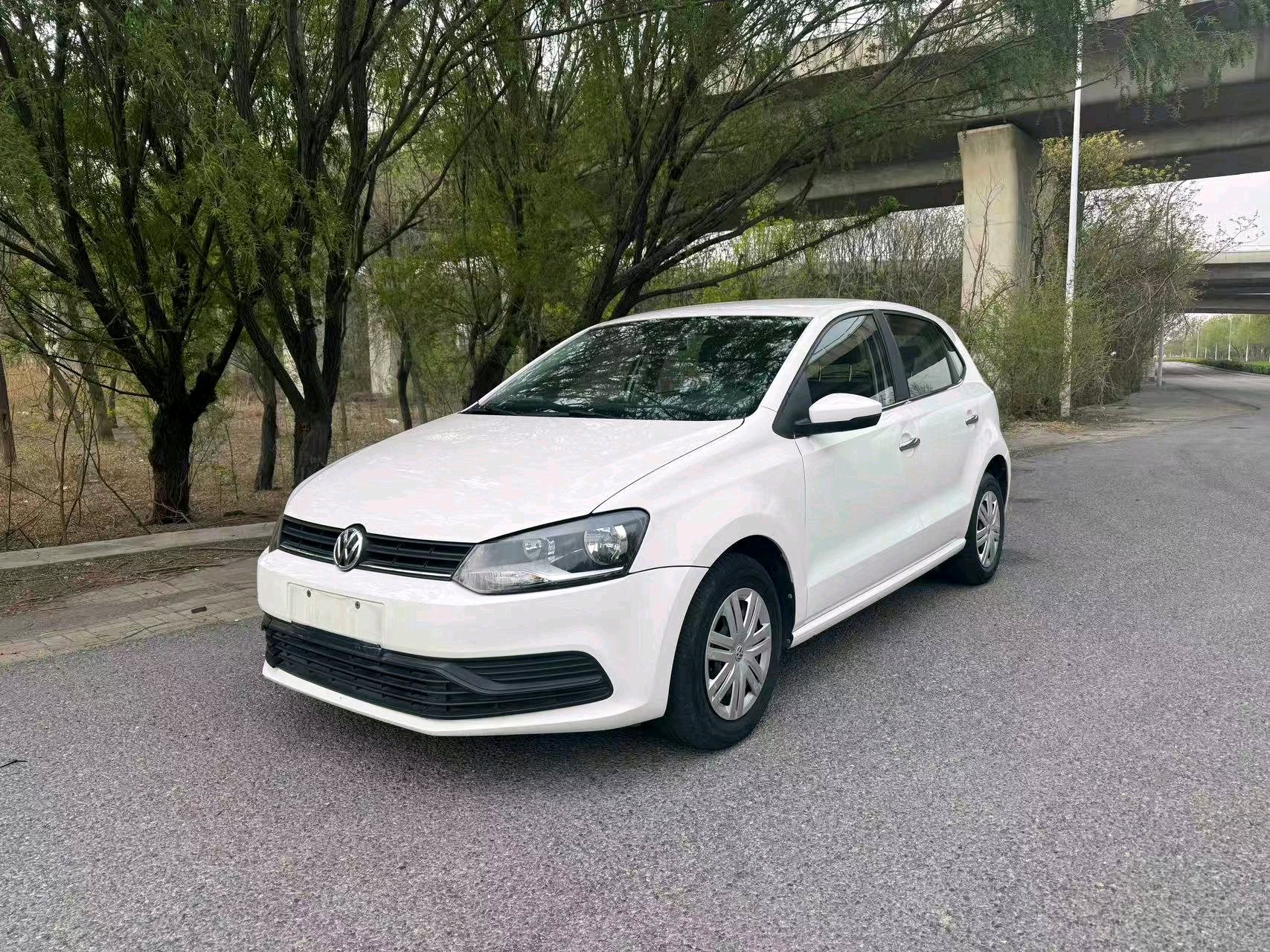 Volkswagen Polo 2018 car image 