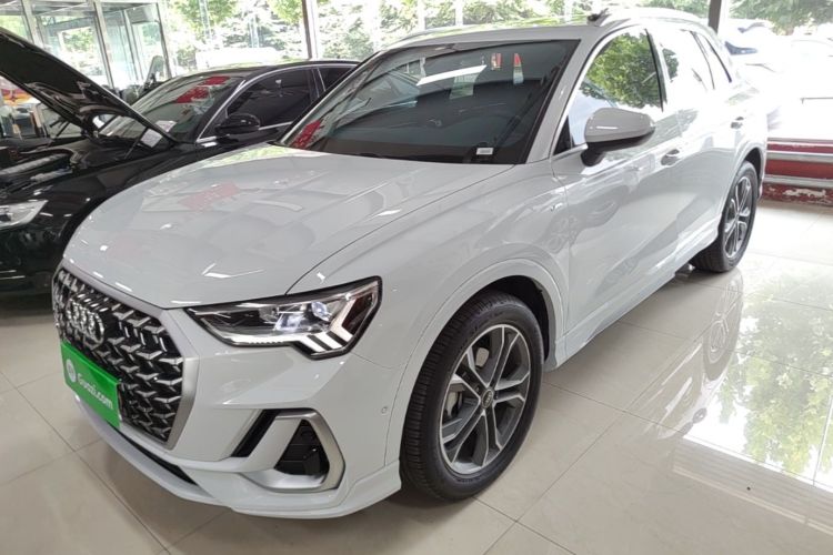 Audi Q3 2025 #2 Audi Q3 2025 car image #2
