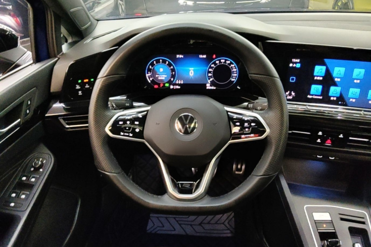Volkswagen Golf 2021 car image #15
