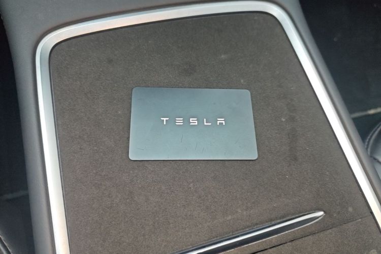 Tesla Model 3 2022 imagem de carro #9