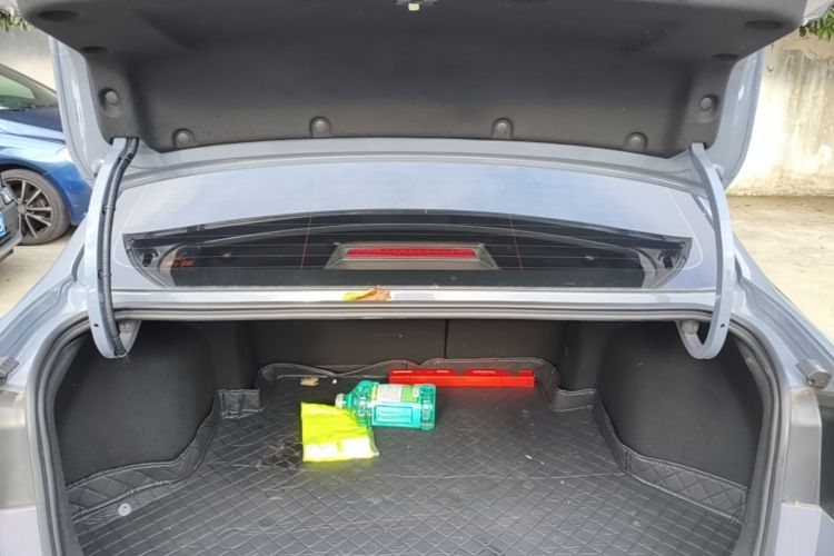 GEELY Emgrand 2026 car image #19