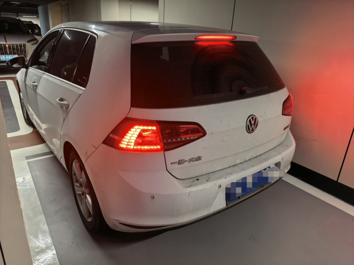 Volkswagen Golf 2014 car image #2