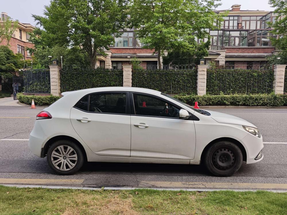 MG 5 2014 car image #8