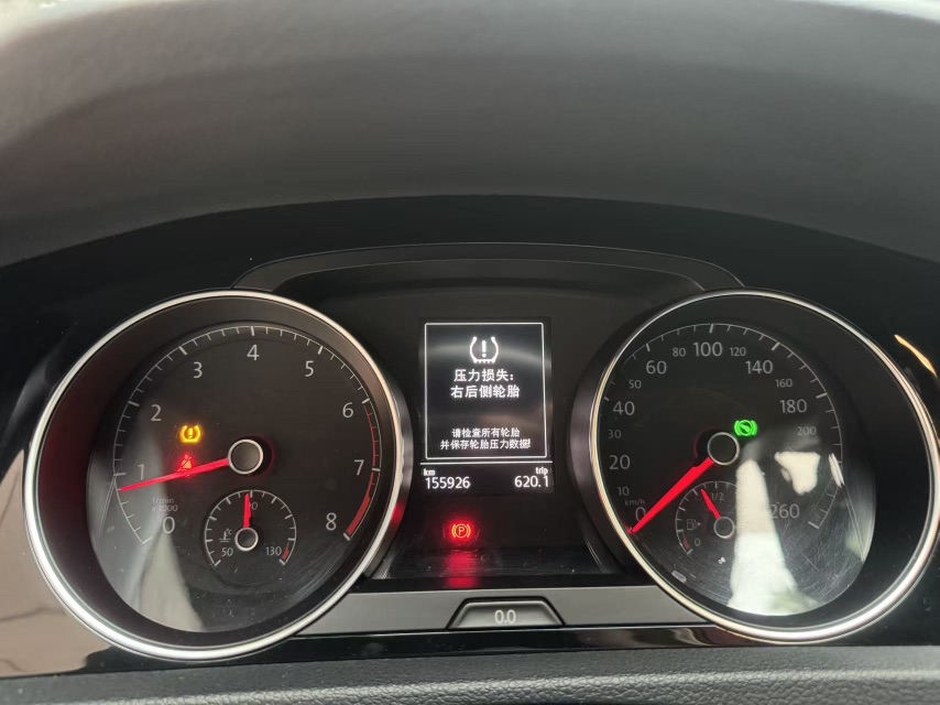 Volkswagen Golf 2018 car image #2