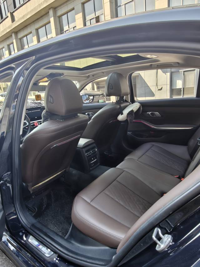BMW 3 Series 2023 immagine di auto #6