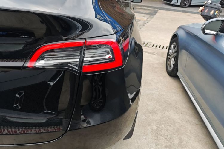 Tesla Model Y 2021 #8 Tesla Model Y 2021 car image #8