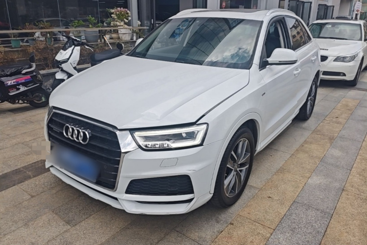 Audi Q3 2018 car image #2