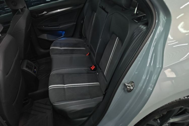 Volkswagen Golf 2022 car image #17