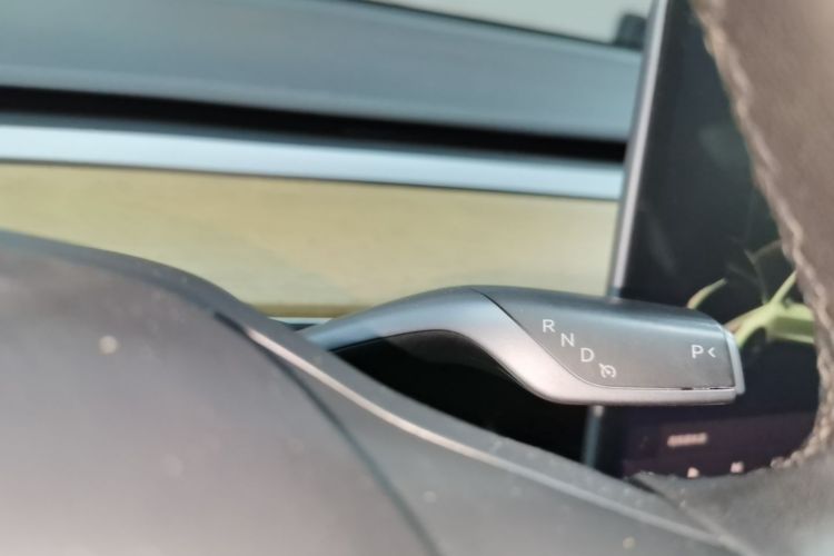 Tesla Model 3 2020 car image #14