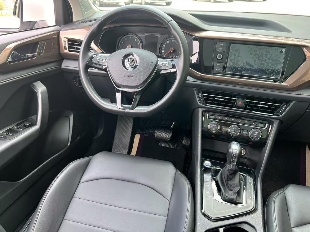 Volkswagen Tharu 2019 car image #13