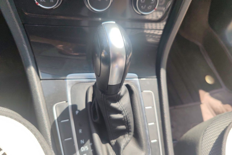 Volkswagen Golf 2018 #18 Volkswagen Golf 2018 car image #18