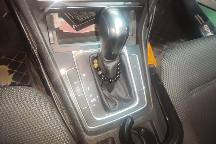 Volkswagen Golf 2020 car image #18