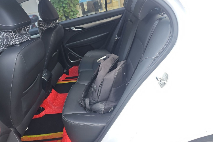 GEELY Emgrand 2020 car image #10